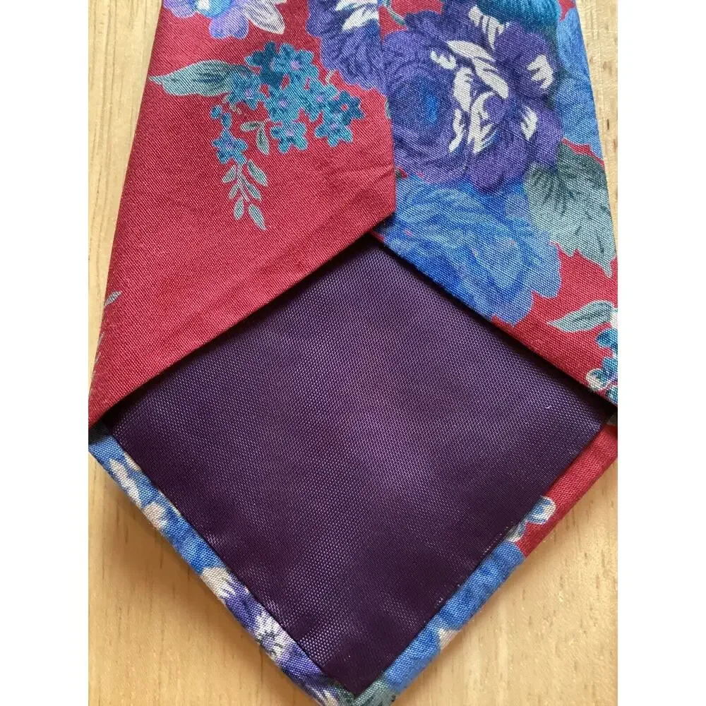 Vintage IZOD Red blue‎ floral Classic Pointed Neck Tie Adult 3 1/2 inch